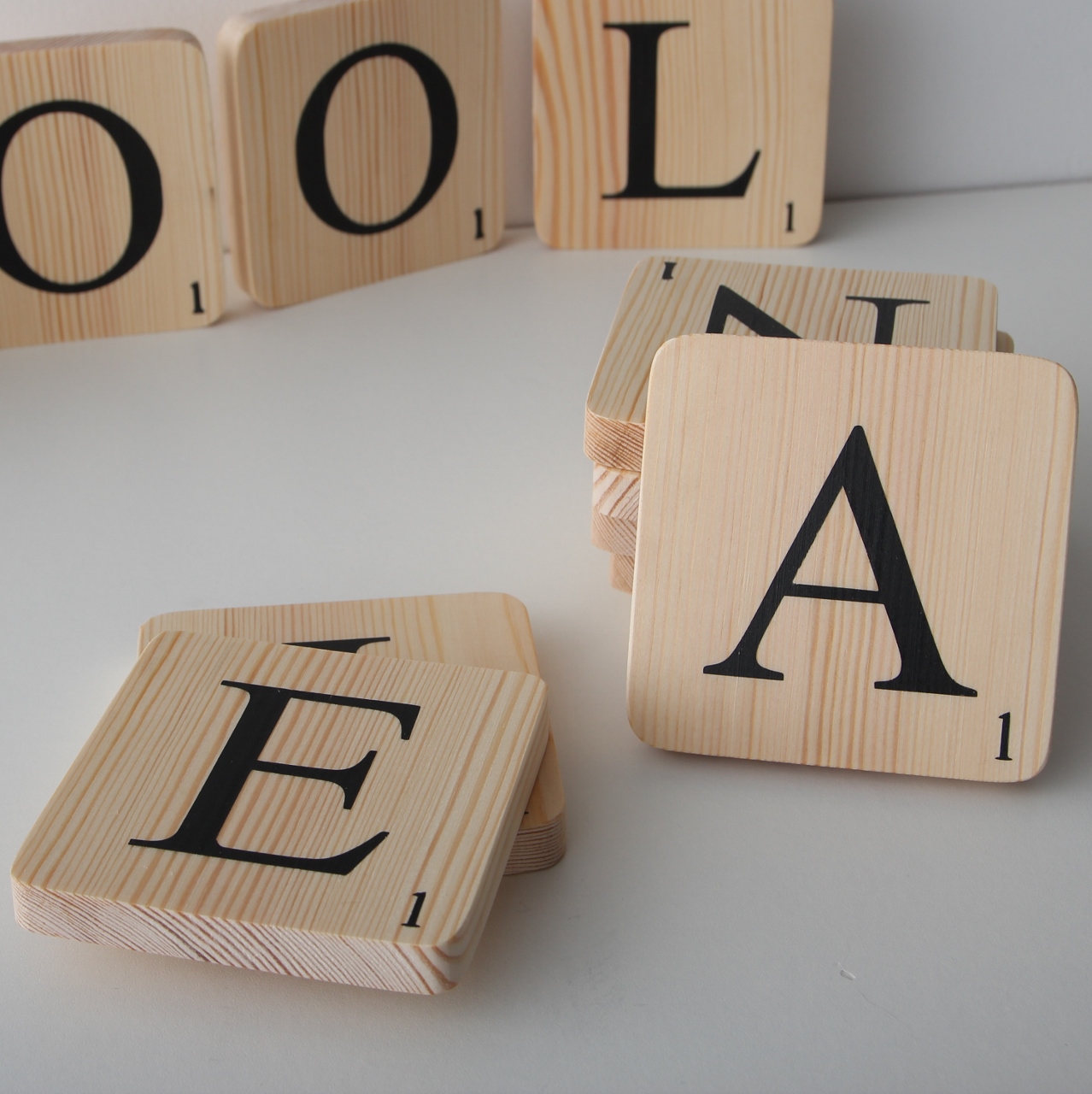 Lettres Scrabble 9cm x 9cm Maxime VITTECOQ